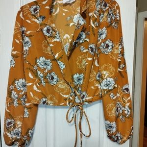 Sadie & love cropped tied blouse size small